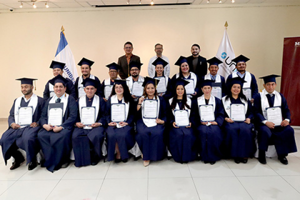 UNINI México celebra a sus graduados en una entrega de títulos organizada por FUNIBER